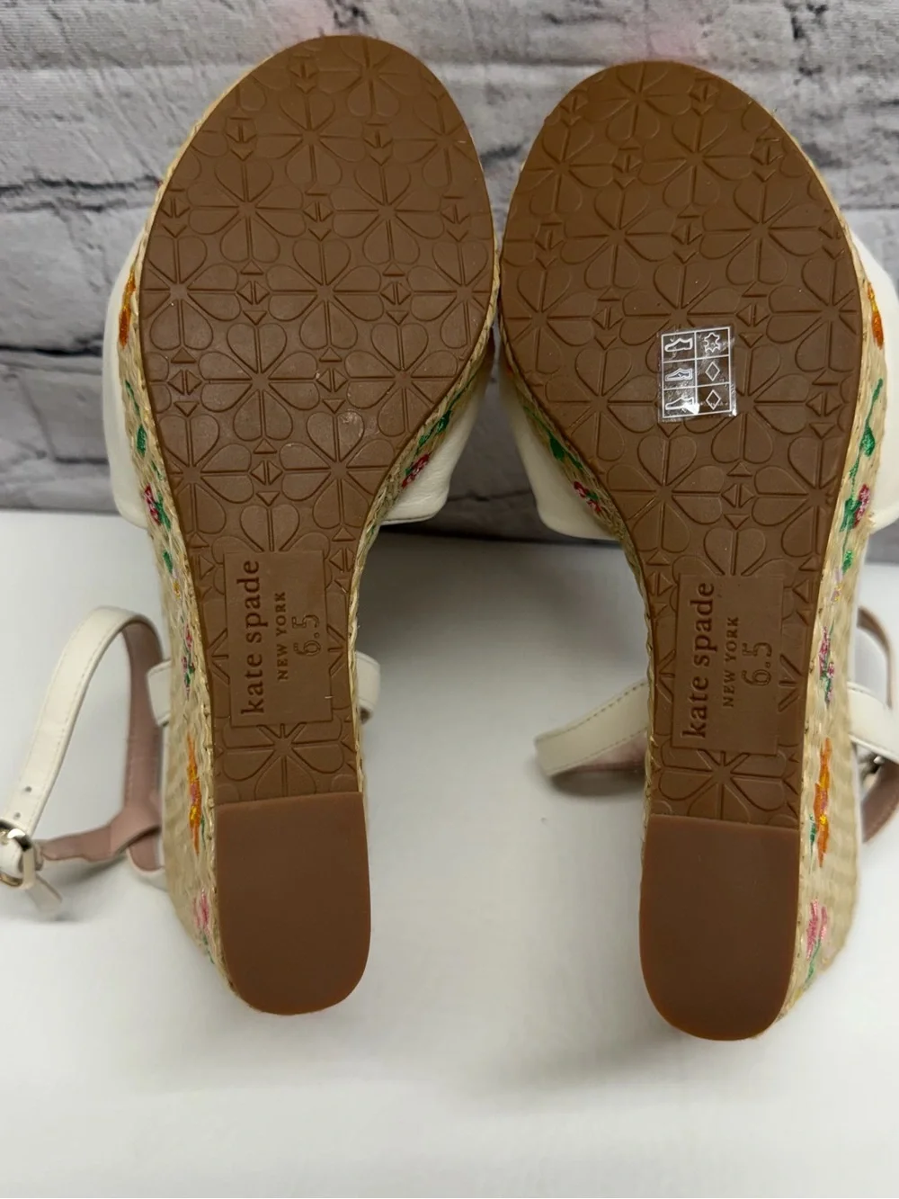 kate spade Tallulah strawberry  Floral Embroidered Espadrille Wedge Sandal 6.5